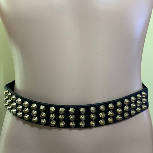 🔥Ladies Gold Studded Fashion Belt🔥 - Picture 1 of 2